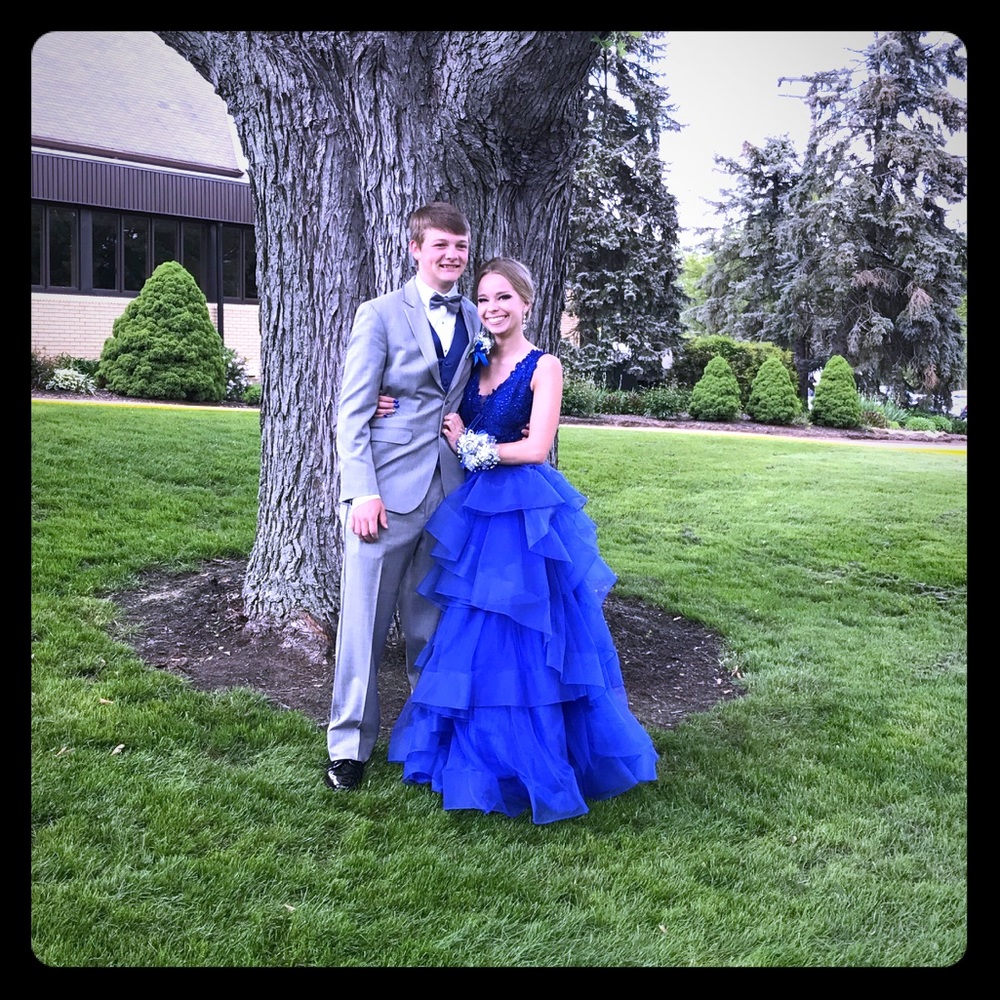Ellie Wilde GORGEOUS formal.  HEAD TURNER!
